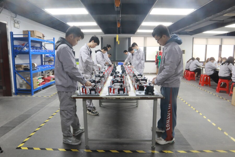Chengdu Sixpence Technology Co.,Ltd. línea de producción del fabricante